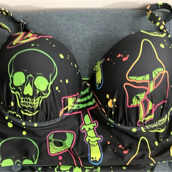 Graphic Bikini Set - Picture 4 of 5